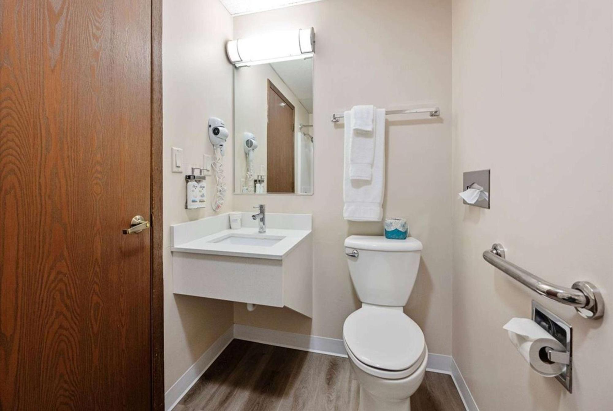 Super 8 By Wyndham Superior Wi Hotel Luaran gambar