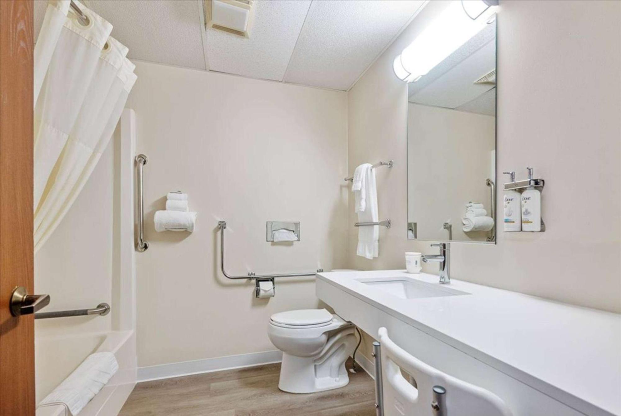 Super 8 By Wyndham Superior Wi Hotel Luaran gambar
